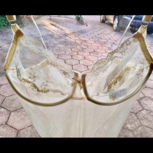 Vtg OLGA TEDDIE Sheer Lace French High Cut 36C 556 - Picture 2 of 8